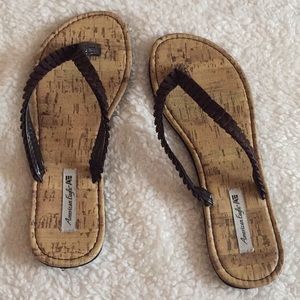 American Eagle Brown Ruffles Flip Flop Sandals